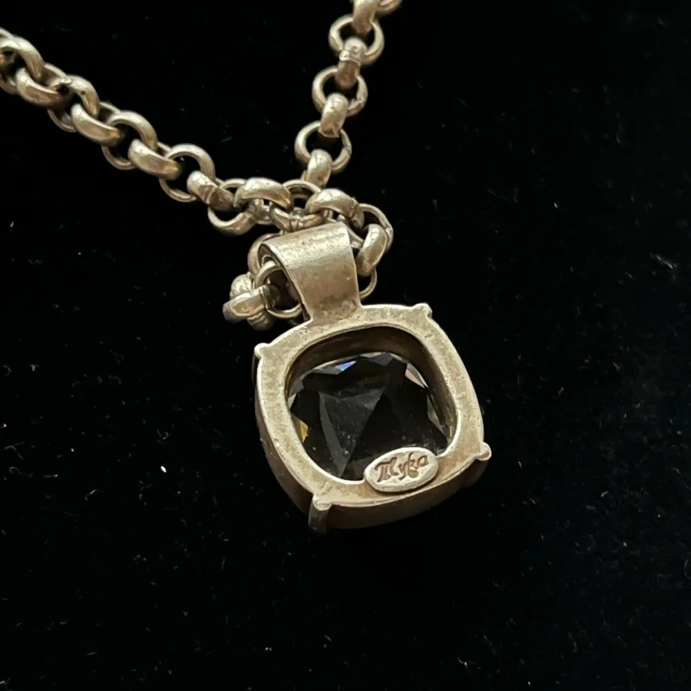 Belcher Chain Choker with Swarovski Pendant by MYKA DESIGNS - Picture 4 of 6